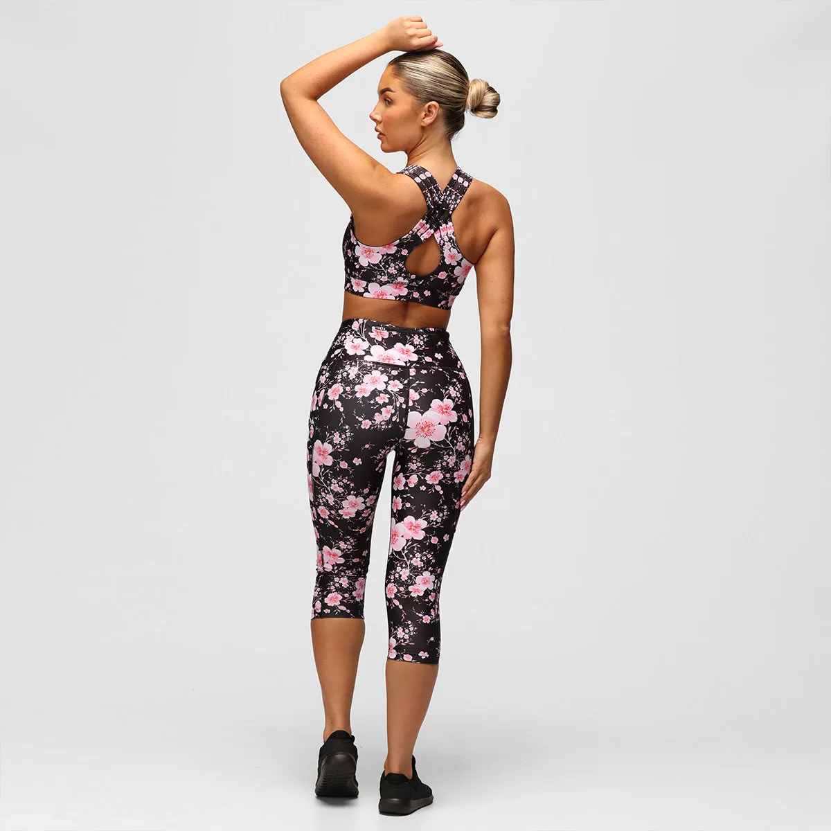 Blossom Noir Capri
